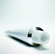 青春痘亂用藥的危害