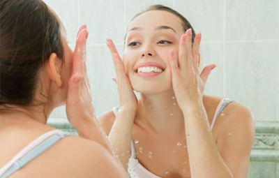 長了青春痘應該注意什么才干不留下痘印呢?