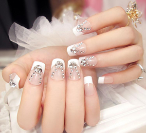 灰指甲的前期癥狀體現(xiàn):