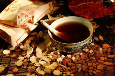 斑禿的原因和治療方法