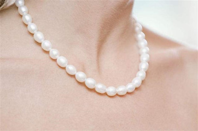 脖子黑色素沉著用什么方法可以去除